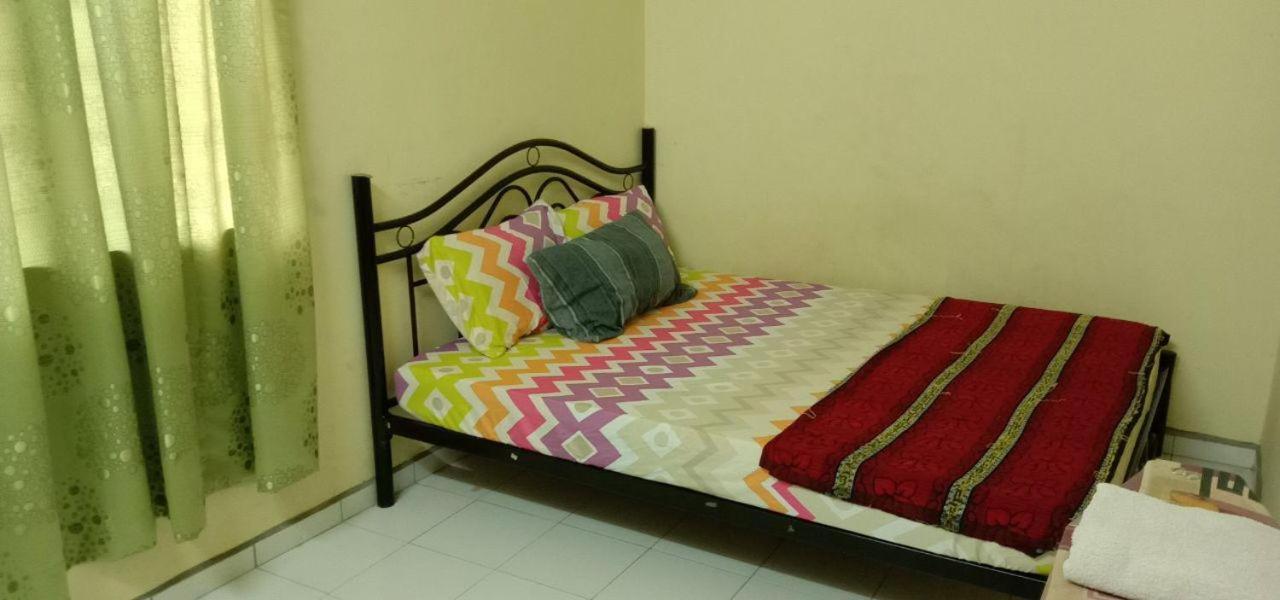 Bajet Homestay - Low Cost Houses กวนตัน ภายนอก รูปภาพ